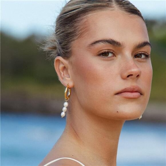 ✨ 14K Gold Twisted Rope Pearl Hoop Earrings | Elegant Huggie Dangle ✨ - Picture 3 of 6